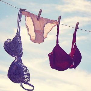 12 نکته مهم بهداشتی در خصوص لباس زیر خانم ها
